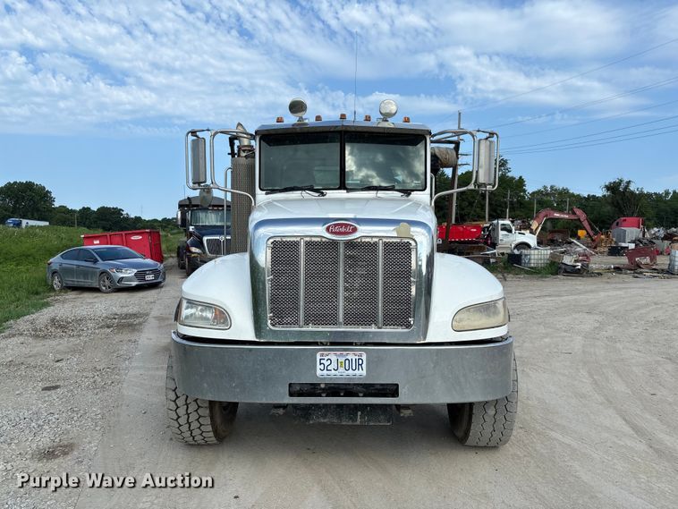 image for item FC1990 2006 Peterbilt 335 rollback truck