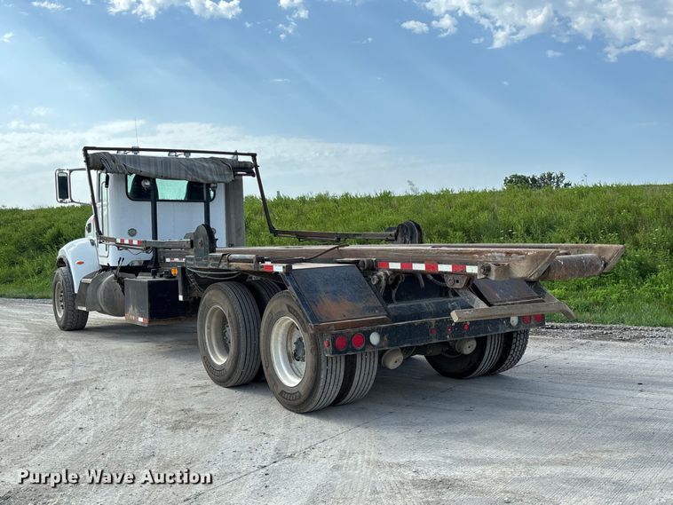 image for item FC1990 2006 Peterbilt 335 rollback truck