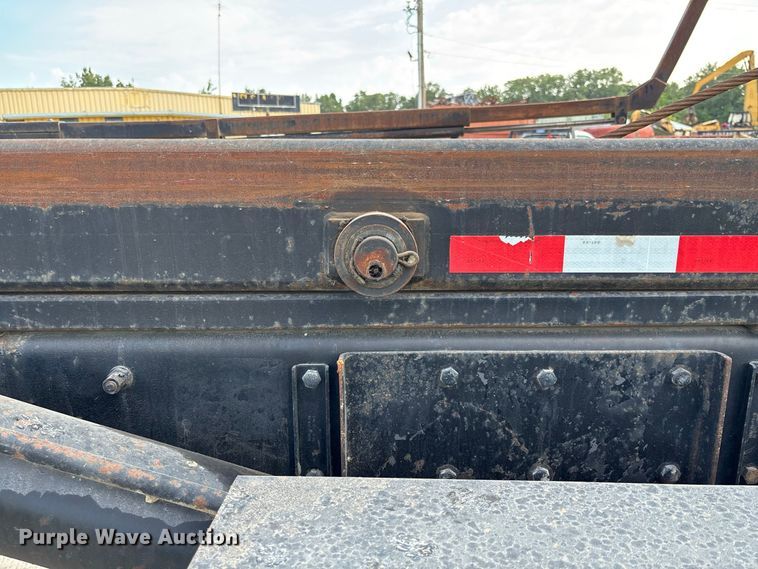 image for item FC1990 2006 Peterbilt 335 rollback truck