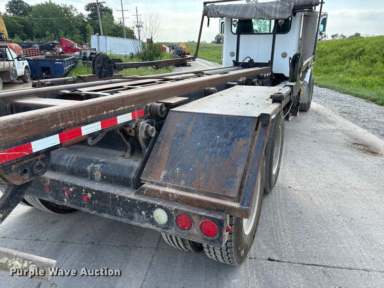 image for item FC1990 2006 Peterbilt 335 rollback truck