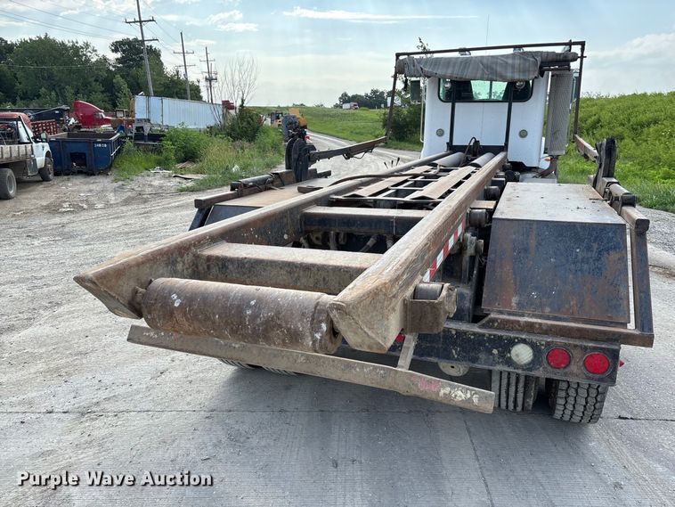 image for item FC1990 2006 Peterbilt 335 rollback truck