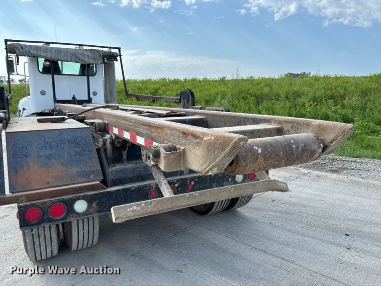 image for item FC1990 2006 Peterbilt 335 rollback truck