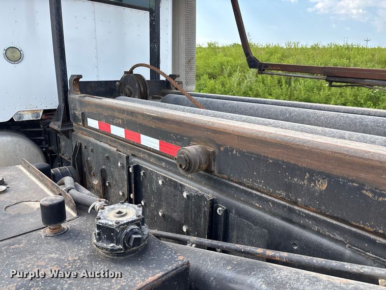 image for item FC1990 2006 Peterbilt 335 rollback truck