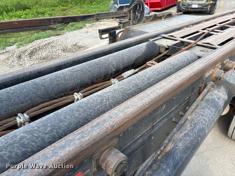 image for item FC1990 2006 Peterbilt 335 rollback truck