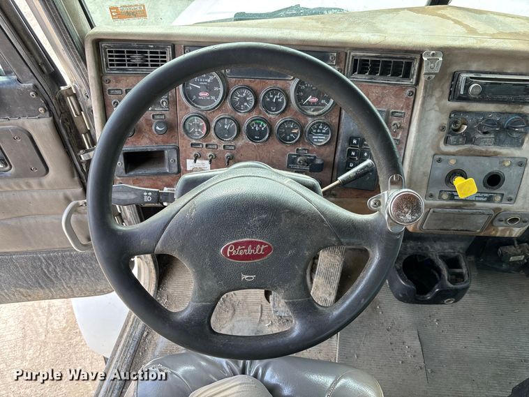 image for item FC1990 2006 Peterbilt 335 rollback truck