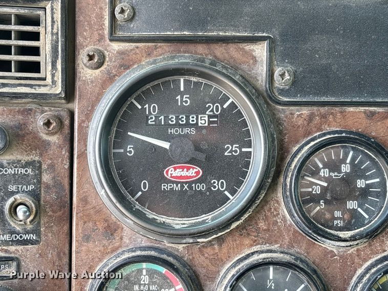 image for item FC1990 2006 Peterbilt 335 rollback truck