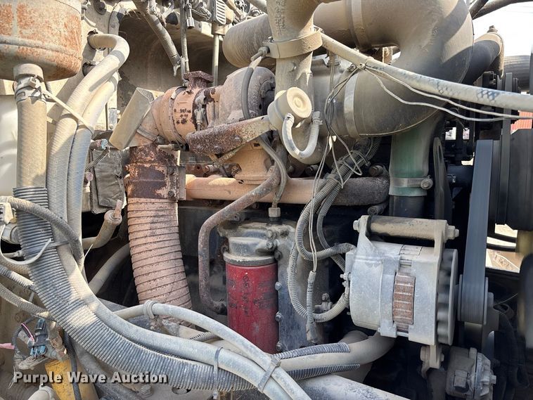 image for item FC1990 2006 Peterbilt 335 rollback truck