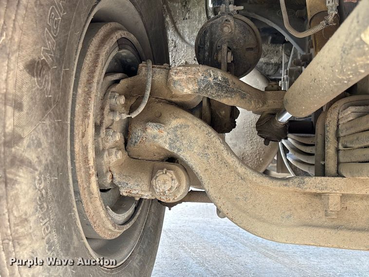 image for item FC1990 2006 Peterbilt 335 rollback truck