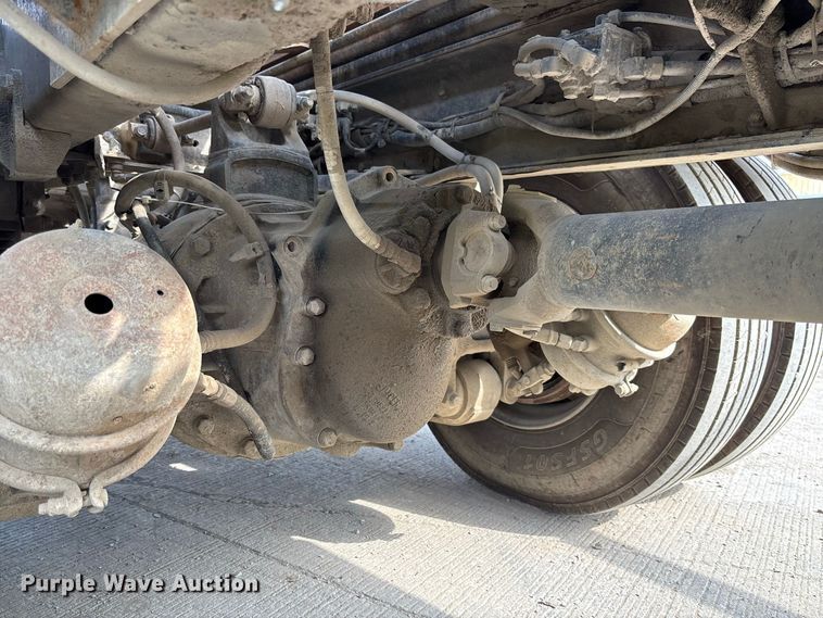 image for item FC1990 2006 Peterbilt 335 rollback truck