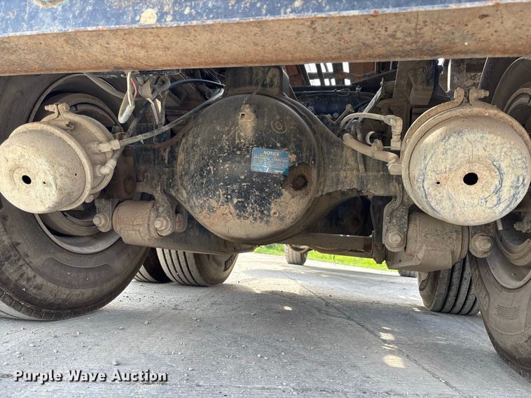 image for item FC1990 2006 Peterbilt 335 rollback truck