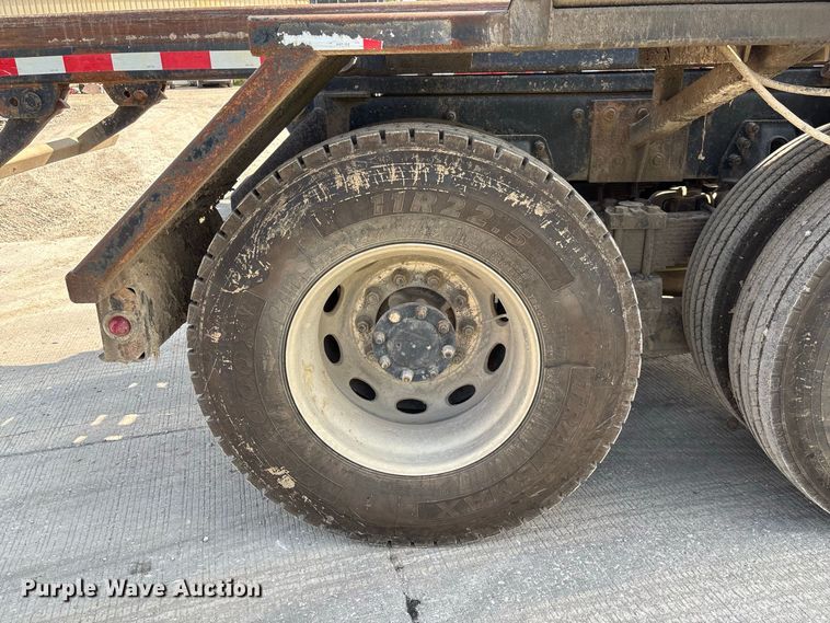 image for item FC1990 2006 Peterbilt 335 rollback truck