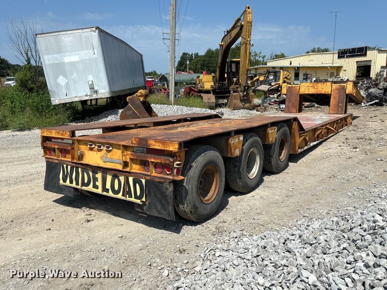 image for item FC1993 1972 Loadcraft LDD3-40-SFG lowboy equipment trailer
