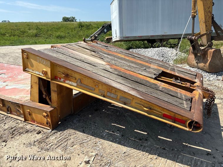 image for item FC1993 1972 Loadcraft LDD3-40-SFG lowboy equipment trailer