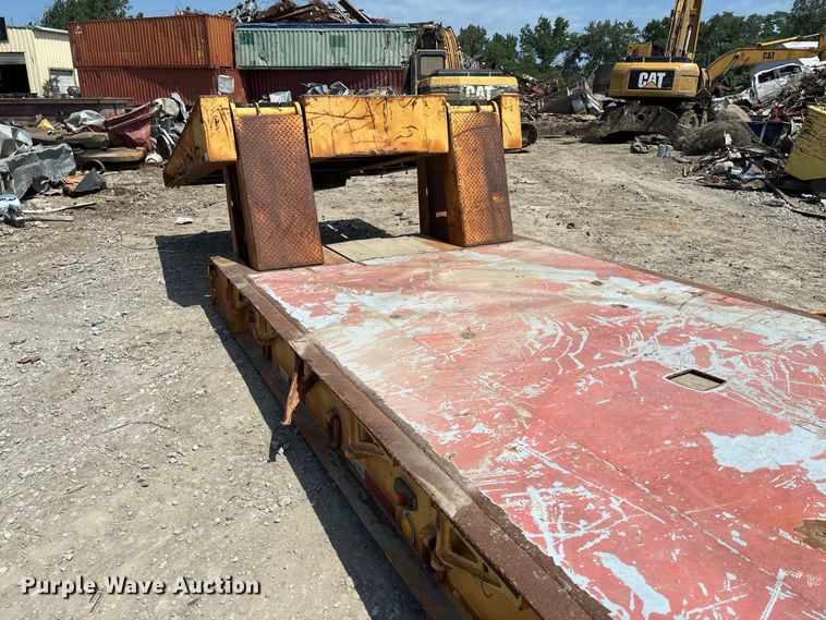 image for item FC1993 1972 Loadcraft LDD3-40-SFG lowboy equipment trailer