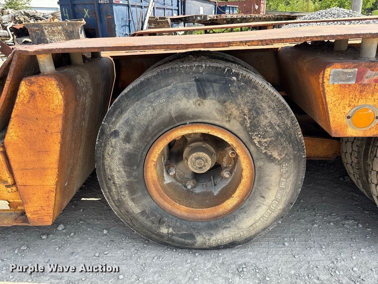 image for item FC1993 1972 Loadcraft LDD3-40-SFG lowboy equipment trailer