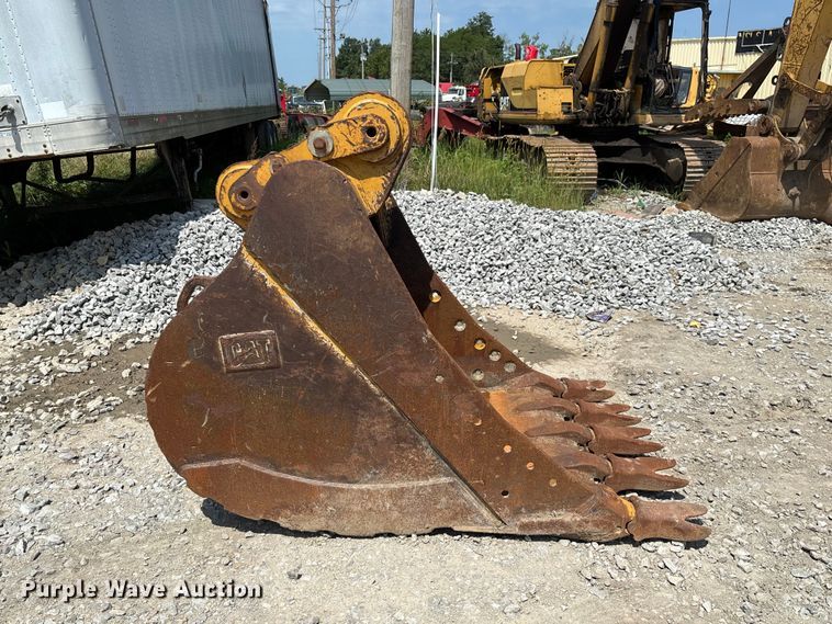 image for item FC1994 Caterpillar excavator bucket