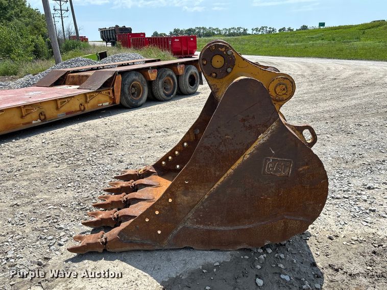 image for item FC1994 Caterpillar excavator bucket