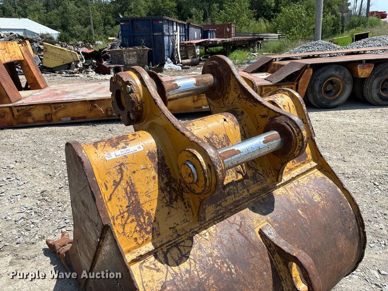 image for item FC1994 Caterpillar excavator bucket