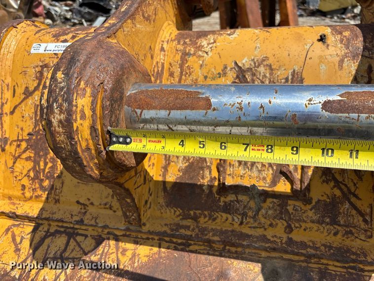 image for item FC1994 Caterpillar excavator bucket