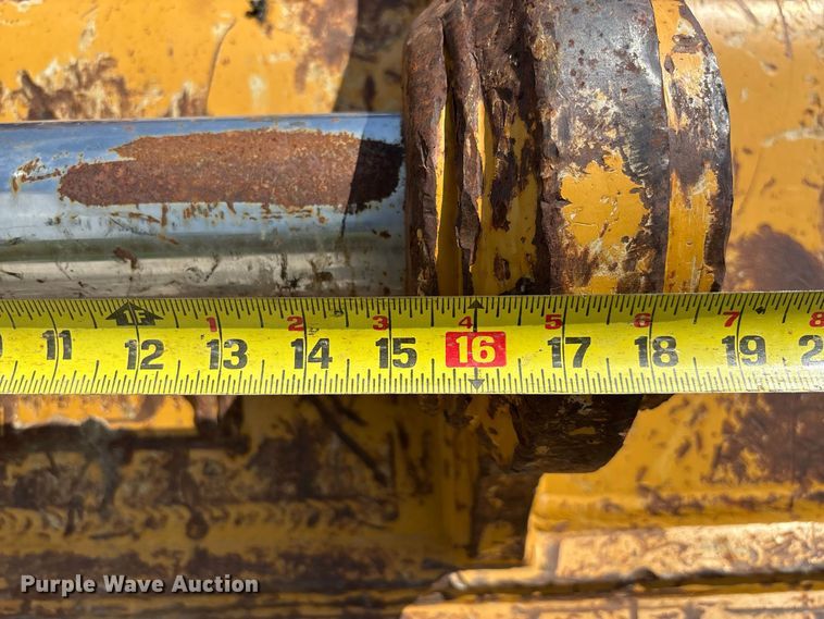 image for item FC1994 Caterpillar excavator bucket