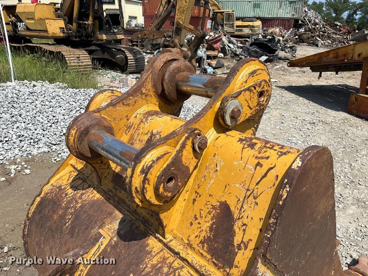 image for item FC1994 Caterpillar excavator bucket