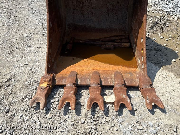image for item FC1994 Caterpillar excavator bucket