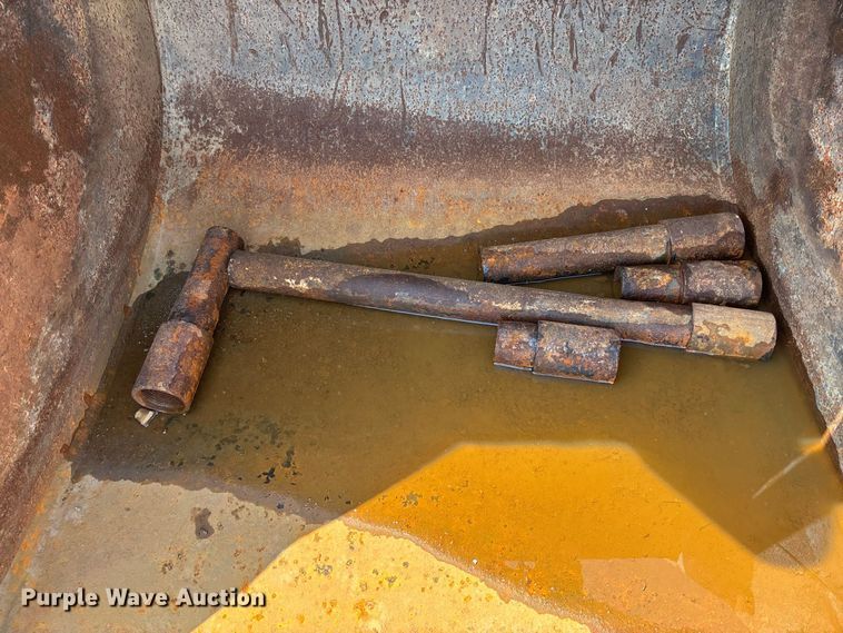 image for item FC1994 Caterpillar excavator bucket