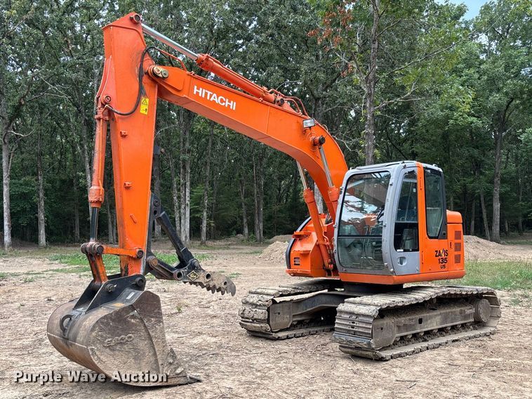 image for item FC2001 2006 Hitachi Zaxis 135US excavator