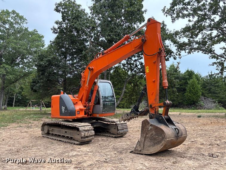 image for item FC2001 2006 Hitachi Zaxis 135US excavator