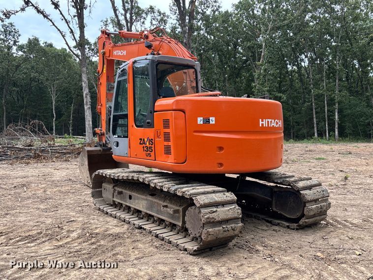 image for item FC2001 2006 Hitachi Zaxis 135US excavator