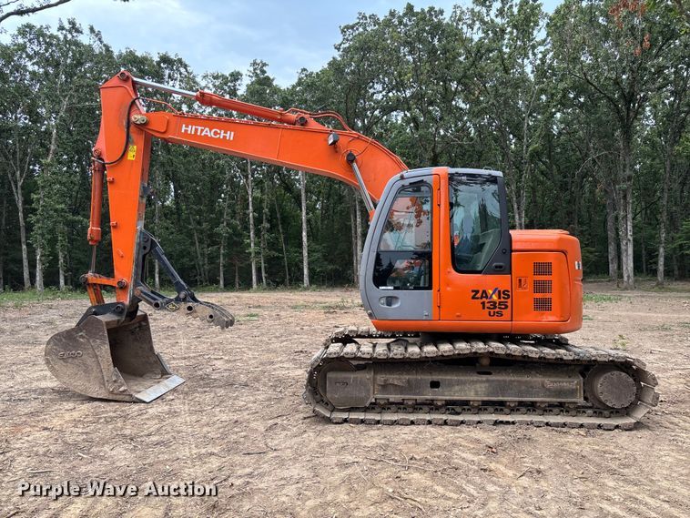 image for item FC2001 2006 Hitachi Zaxis 135US excavator