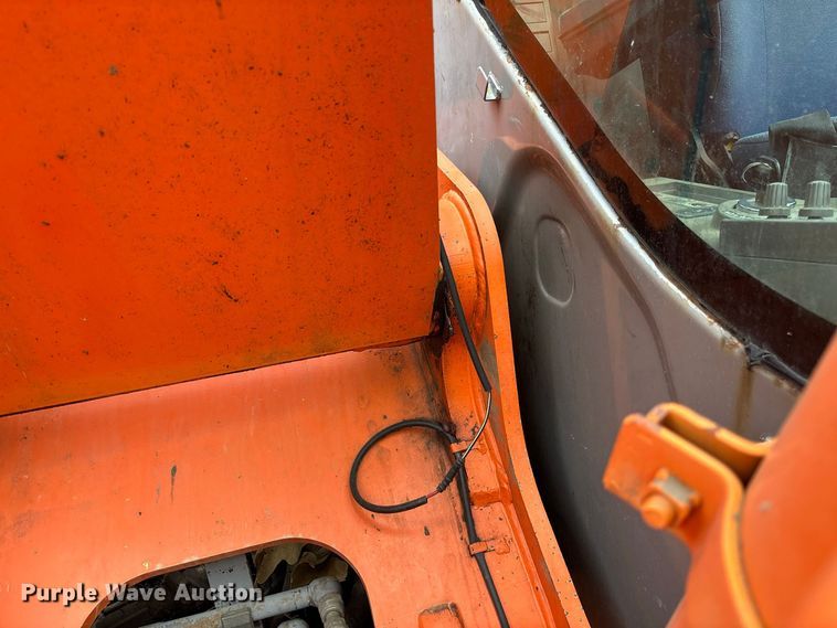 image for item FC2001 2006 Hitachi Zaxis 135US excavator