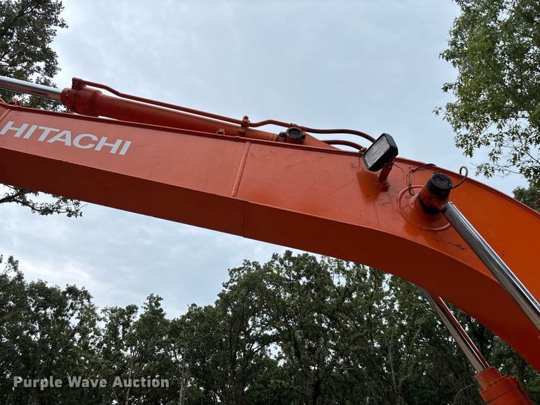 image for item FC2001 2006 Hitachi Zaxis 135US excavator