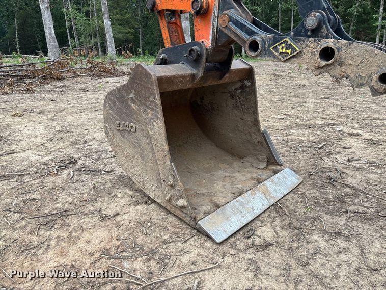 image for item FC2001 2006 Hitachi Zaxis 135US excavator