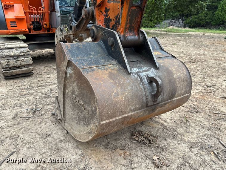 image for item FC2001 2006 Hitachi Zaxis 135US excavator