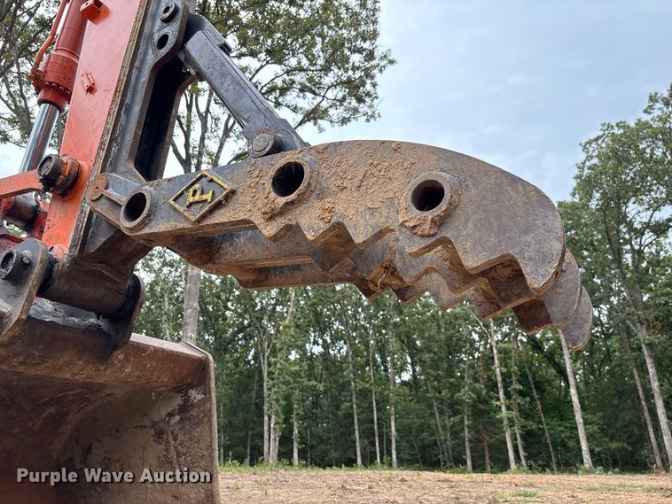 image for item FC2001 2006 Hitachi Zaxis 135US excavator