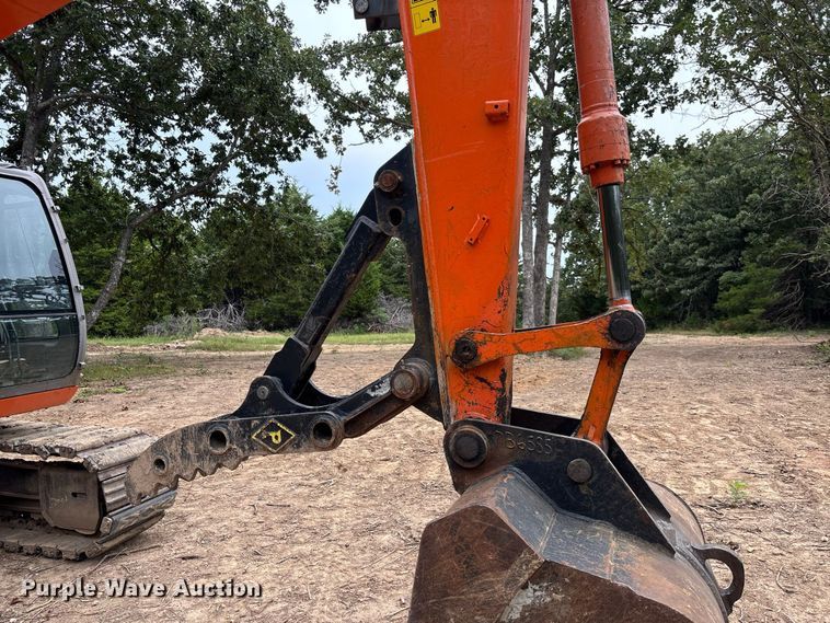image for item FC2001 2006 Hitachi Zaxis 135US excavator