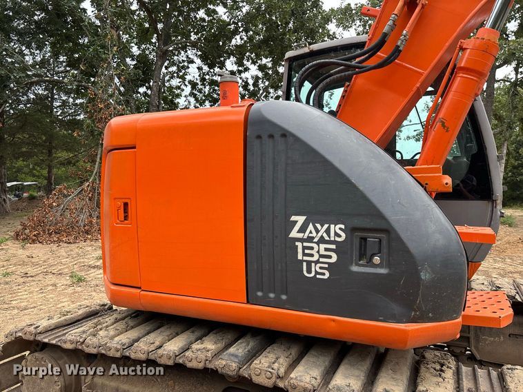 image for item FC2001 2006 Hitachi Zaxis 135US excavator