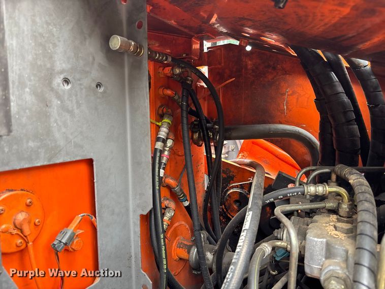 image for item FC2001 2006 Hitachi Zaxis 135US excavator