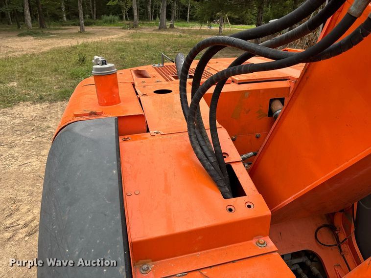 image for item FC2001 2006 Hitachi Zaxis 135US excavator
