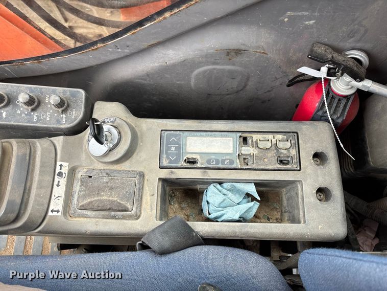 image for item FC2001 2006 Hitachi Zaxis 135US excavator