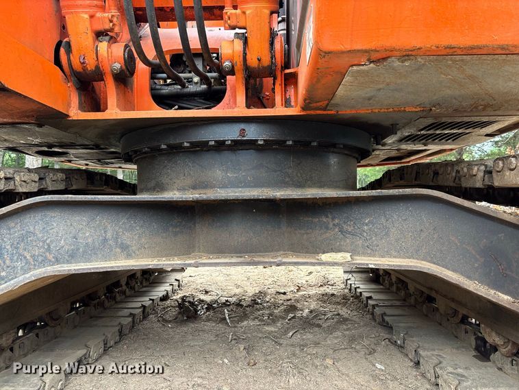 image for item FC2001 2006 Hitachi Zaxis 135US excavator