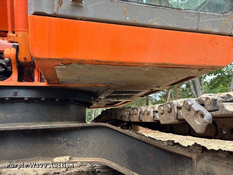 image for item FC2001 2006 Hitachi Zaxis 135US excavator
