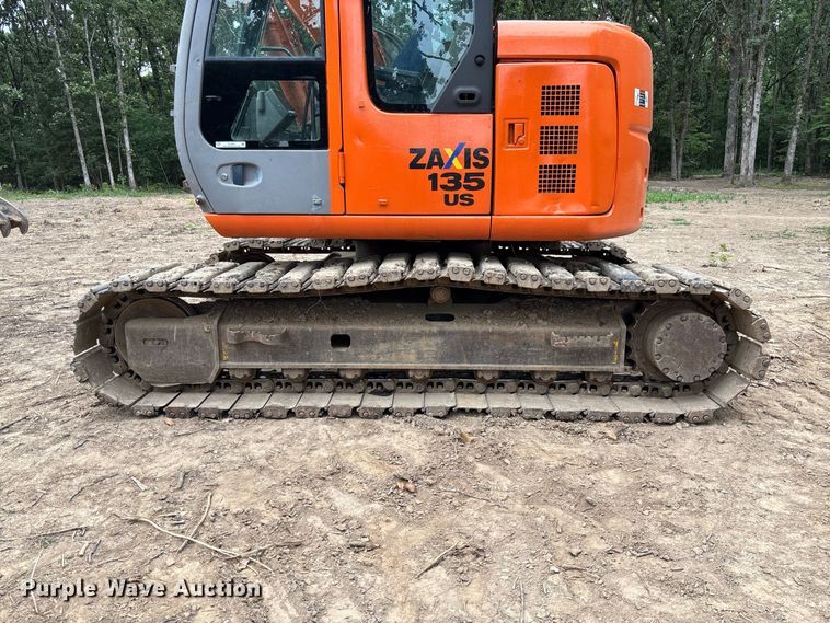 image for item FC2001 2006 Hitachi Zaxis 135US excavator