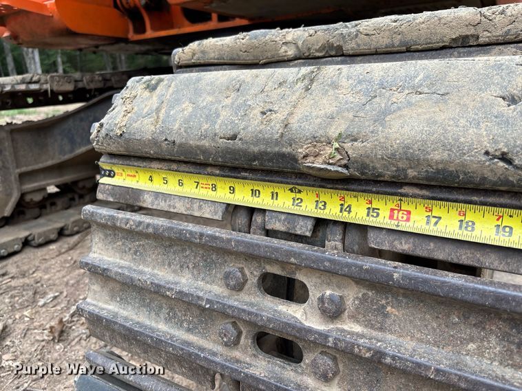 image for item FC2001 2006 Hitachi Zaxis 135US excavator