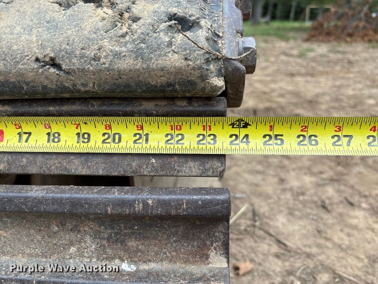 image for item FC2001 2006 Hitachi Zaxis 135US excavator