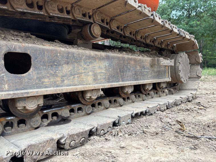 image for item FC2001 2006 Hitachi Zaxis 135US excavator