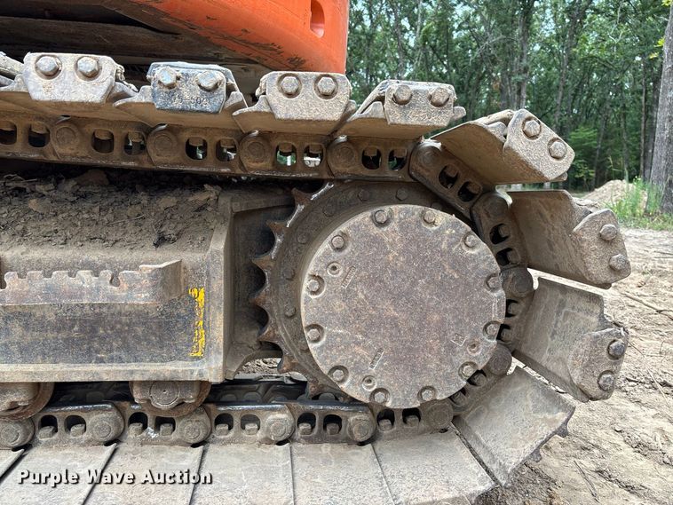 image for item FC2001 2006 Hitachi Zaxis 135US excavator