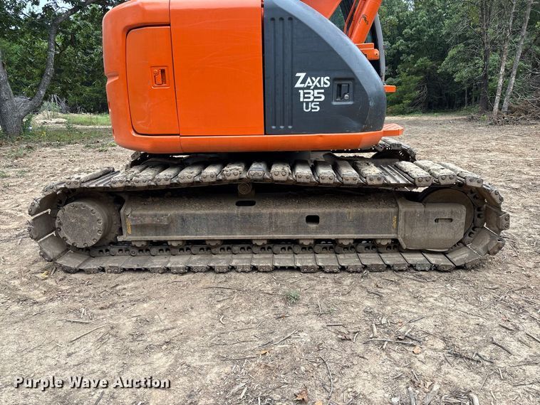 image for item FC2001 2006 Hitachi Zaxis 135US excavator