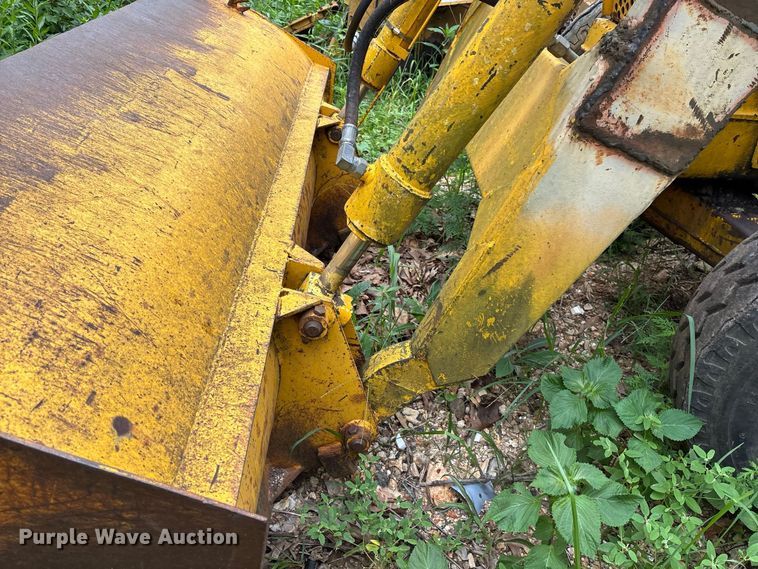 image for item FC2004 Ford 4500 backhoe
